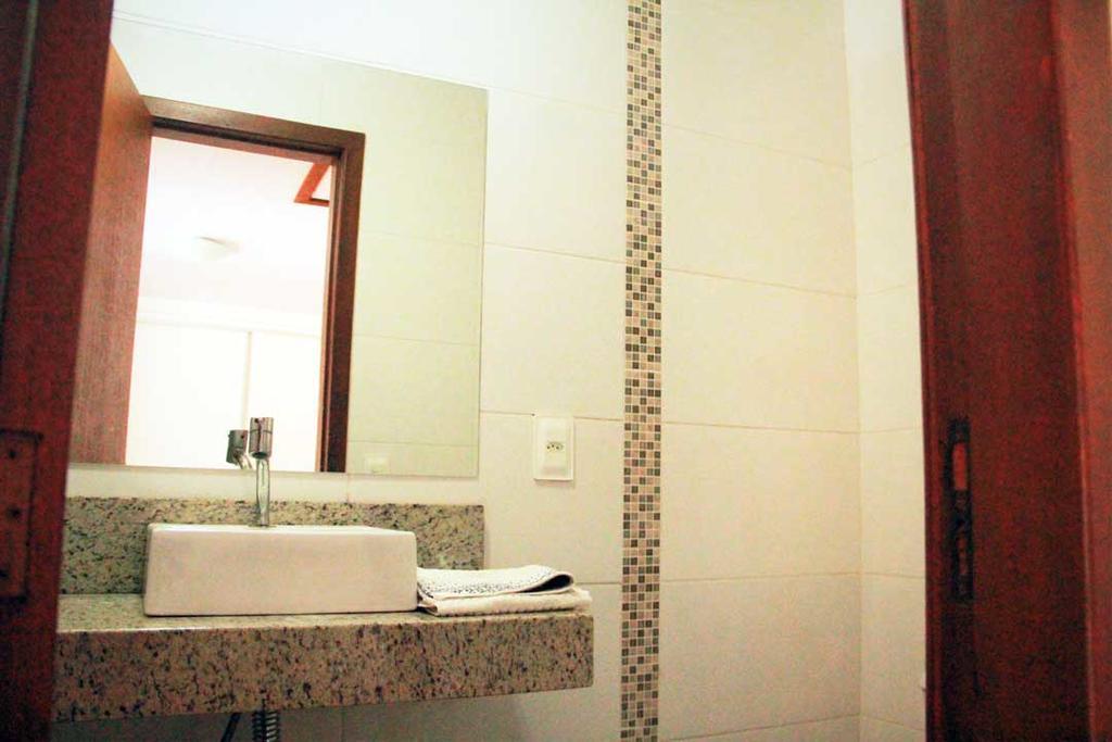 Linda Casa Com Piscina Em Bombinhas, Espaco Inteiro Екстериор снимка